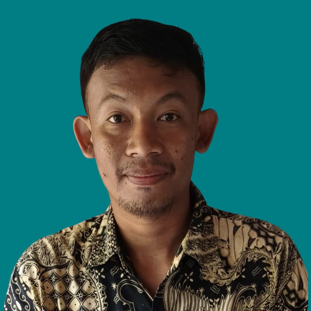 Ripki Pratama (Pak Ripki), Primary teacher at Selong Bay School